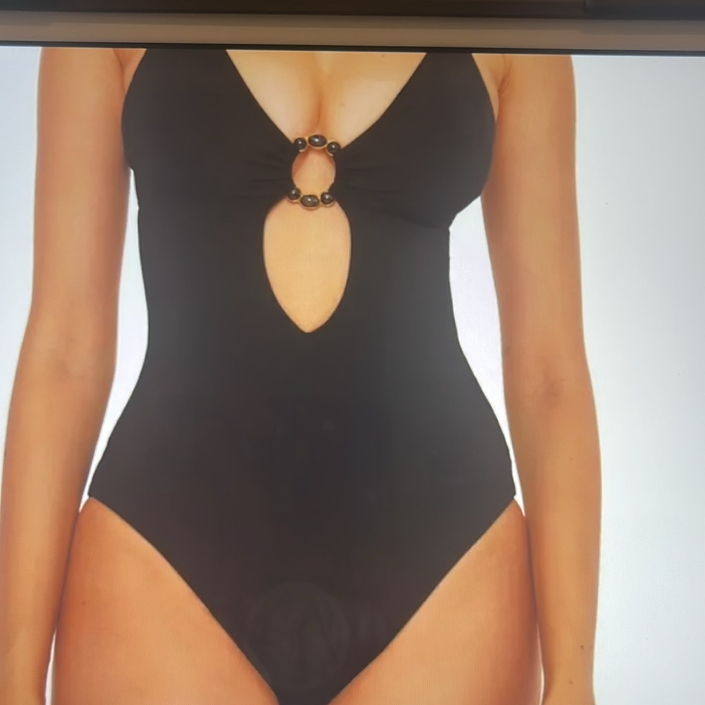 Becca canyon marble ring One-Piece swimming suit, Black, Size Medium. NWT